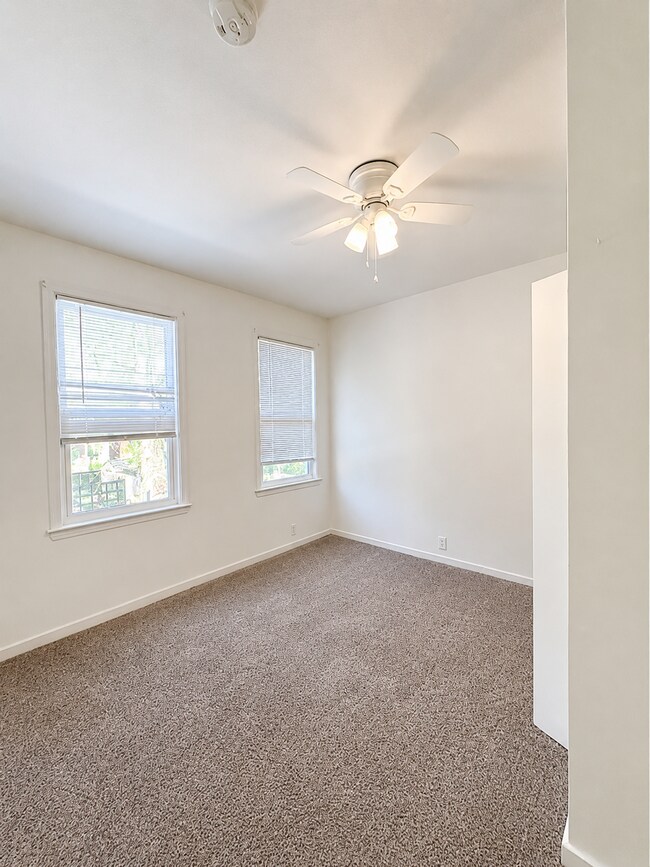 Foto del edificio - 3010 Woodcliff Ave