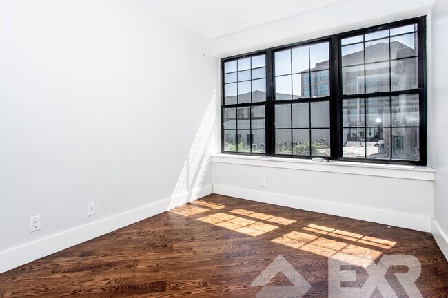 Building Photo - 35 Claver Pl