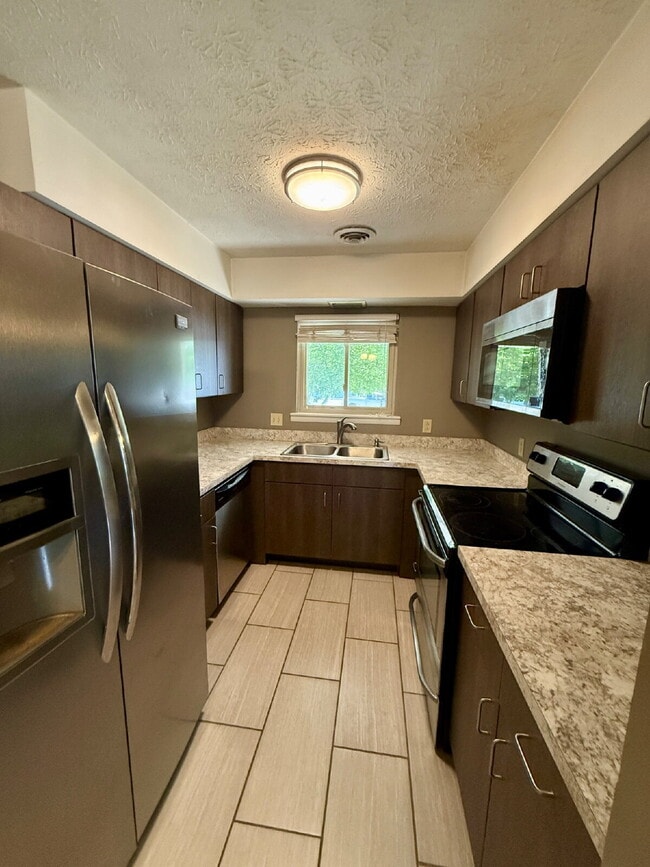 Foto del edificio - 2 Bedroom Townhome in Greenbrier