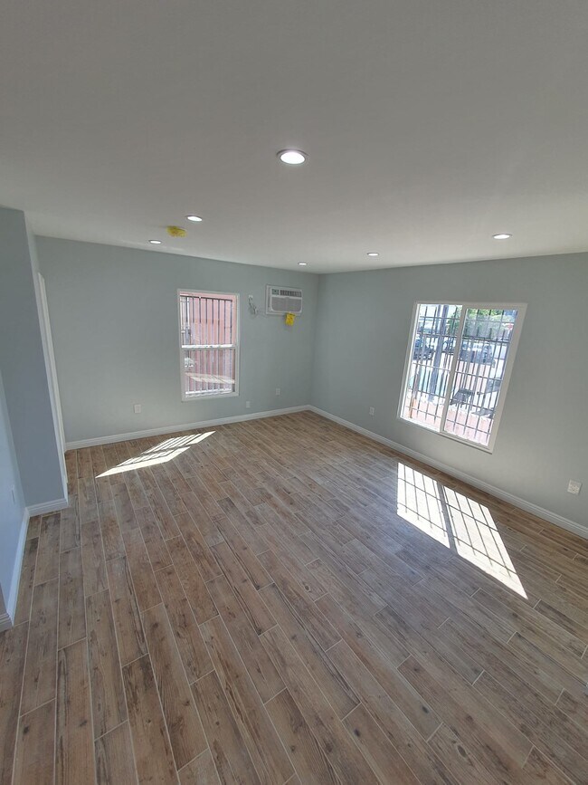 Building Photo - 615 S Rampart Blvd