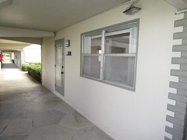 Building Photo - 208 Flanders Dr