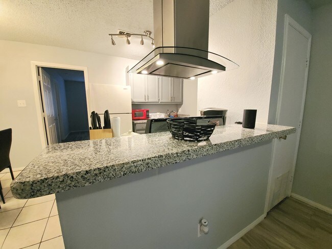 Foto del edificio - 3409 N McColl Rd