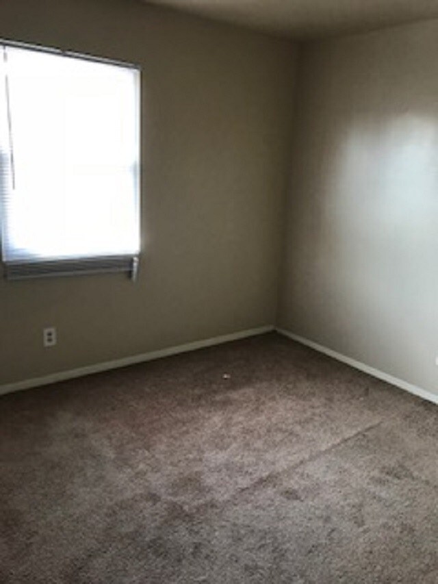 Building Photo - 2717 Boxwood Ln