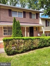 Building Photo - 8219 Tuckerman Ln