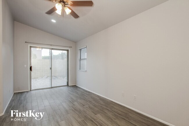 Building Photo - 4605 E Grovers Ave