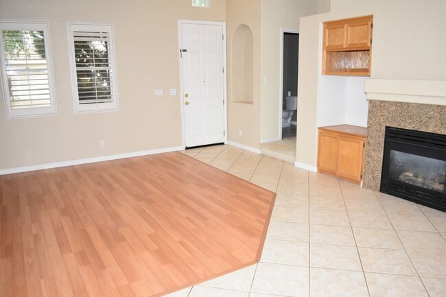 Building Photo - 32 Rossignol Cir
