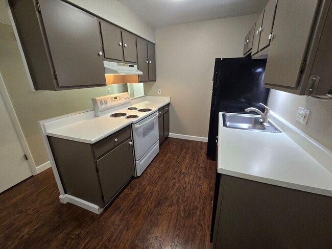 Building Photo - Sunny and Fresh One Bedroom Condo Available For Rent in Louisville!