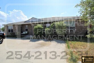 Building Photo - 1812 Aztec Trce