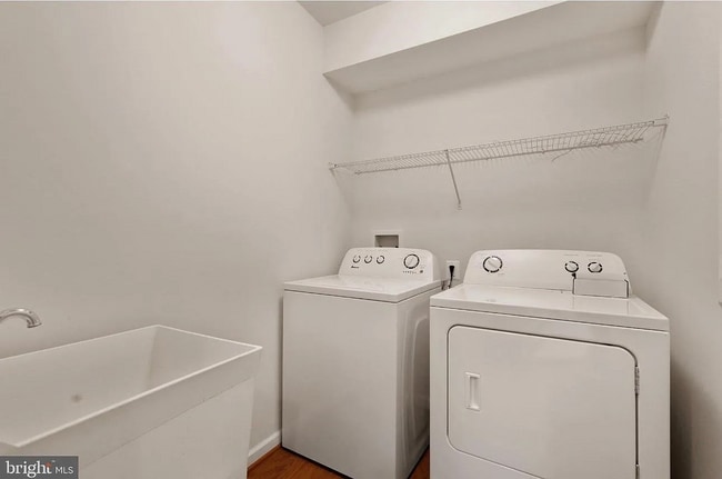 Laundry Room - 607 Waveland Ave