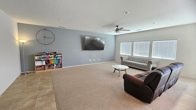 Building Photo - 42696 Saragoza Ct