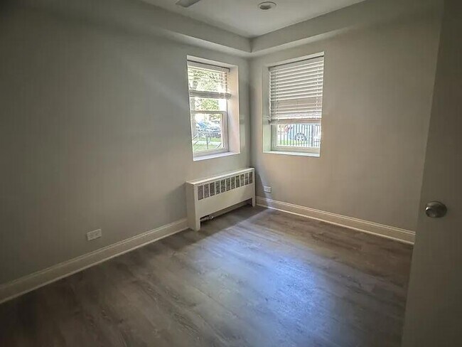 Foto del edificio - 6114 N Damen Ave