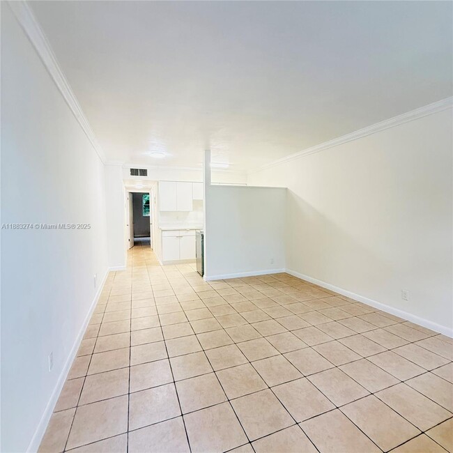 Building Photo - 1715 N 16th Ave