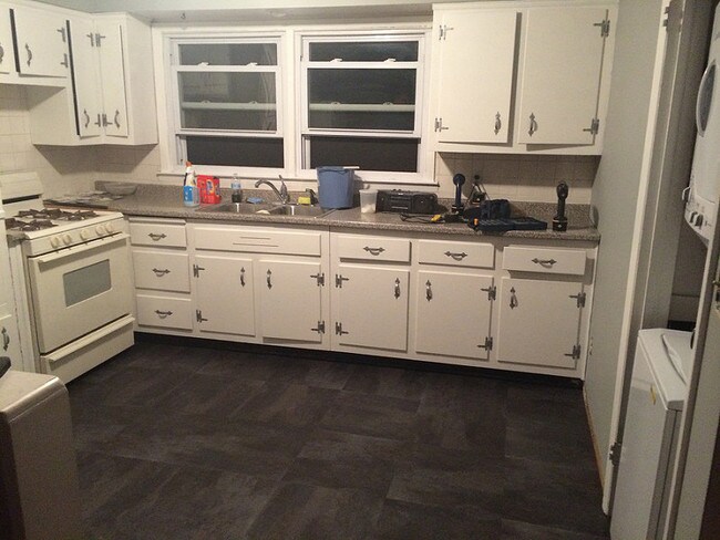 kitchen - 61 Prospect St