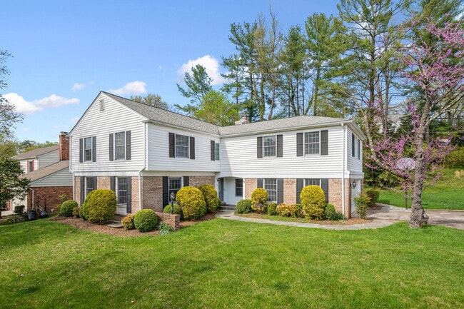 Building Photo - 11045 Powder Horn Dr