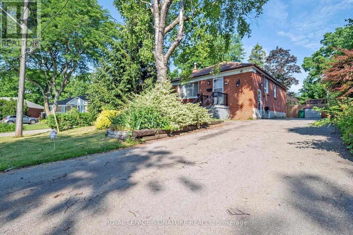 Primary Photo - 559-559 Drymen Crescent