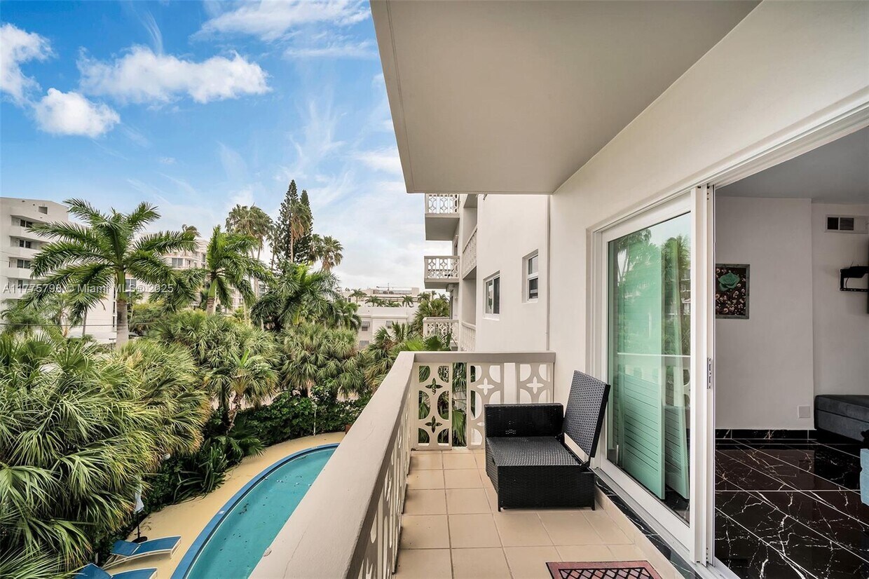 Foto principal - 9700 W Bay Harbor Dr