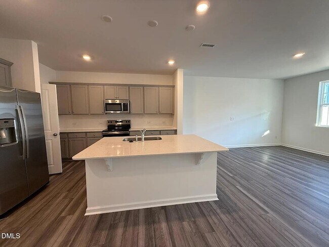 Foto del edificio - 205 Lily Patch Ln