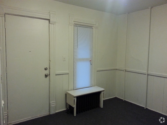 Building Photo - 1575 Coit Ave NE