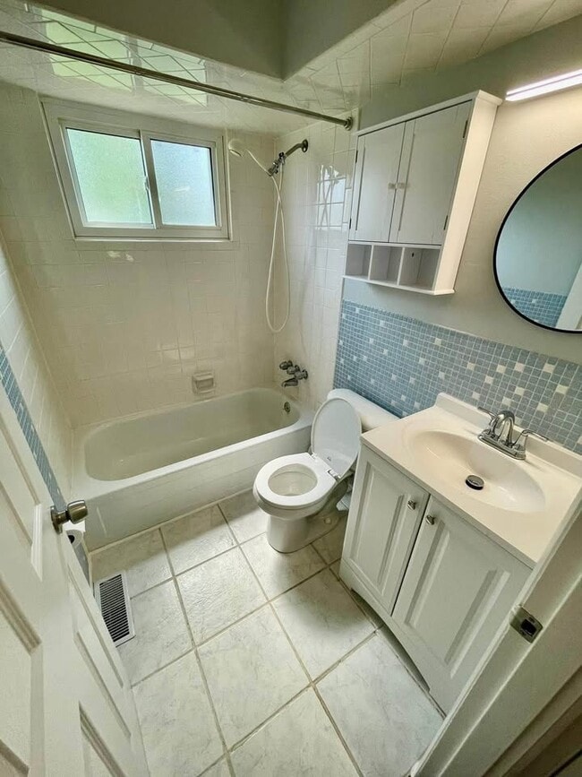 Foto del edificio - 5307 Crestside Ln