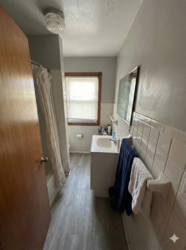 Foto del edificio - 563 Rellim Dr