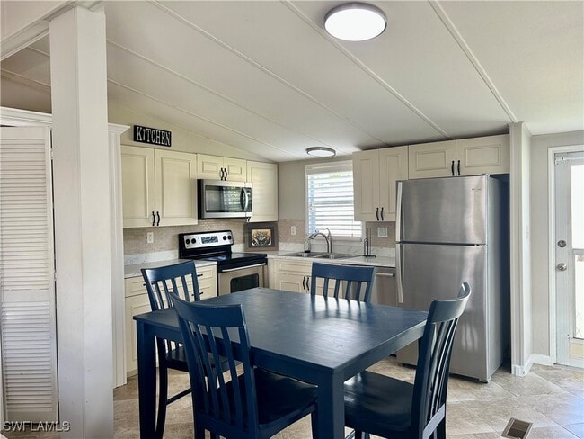 Foto del edificio - 110 Pine Key Ln