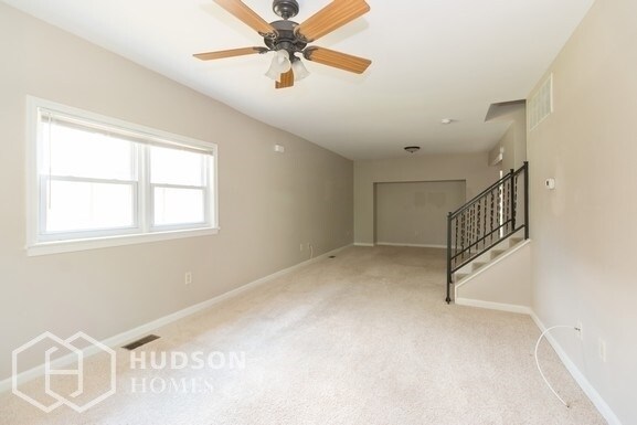 Foto del edificio - 17 Spruce Ln