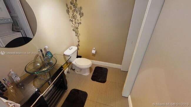 Foto del edificio - 690 SW 1st Ct