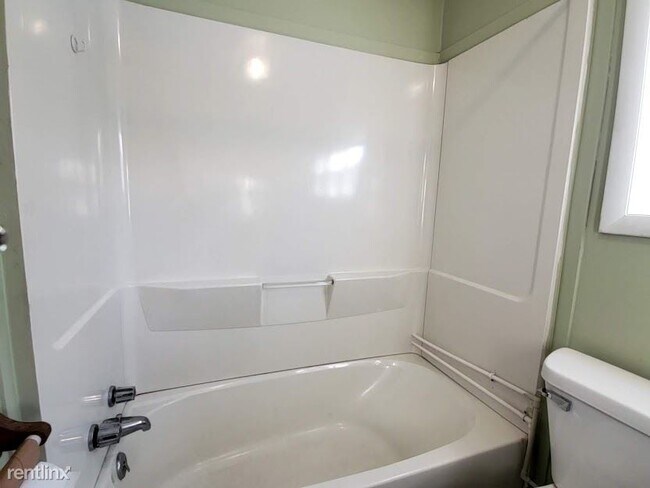 Building Photo - 2 br, 1 bath House - 4022 Tuxedo Ave