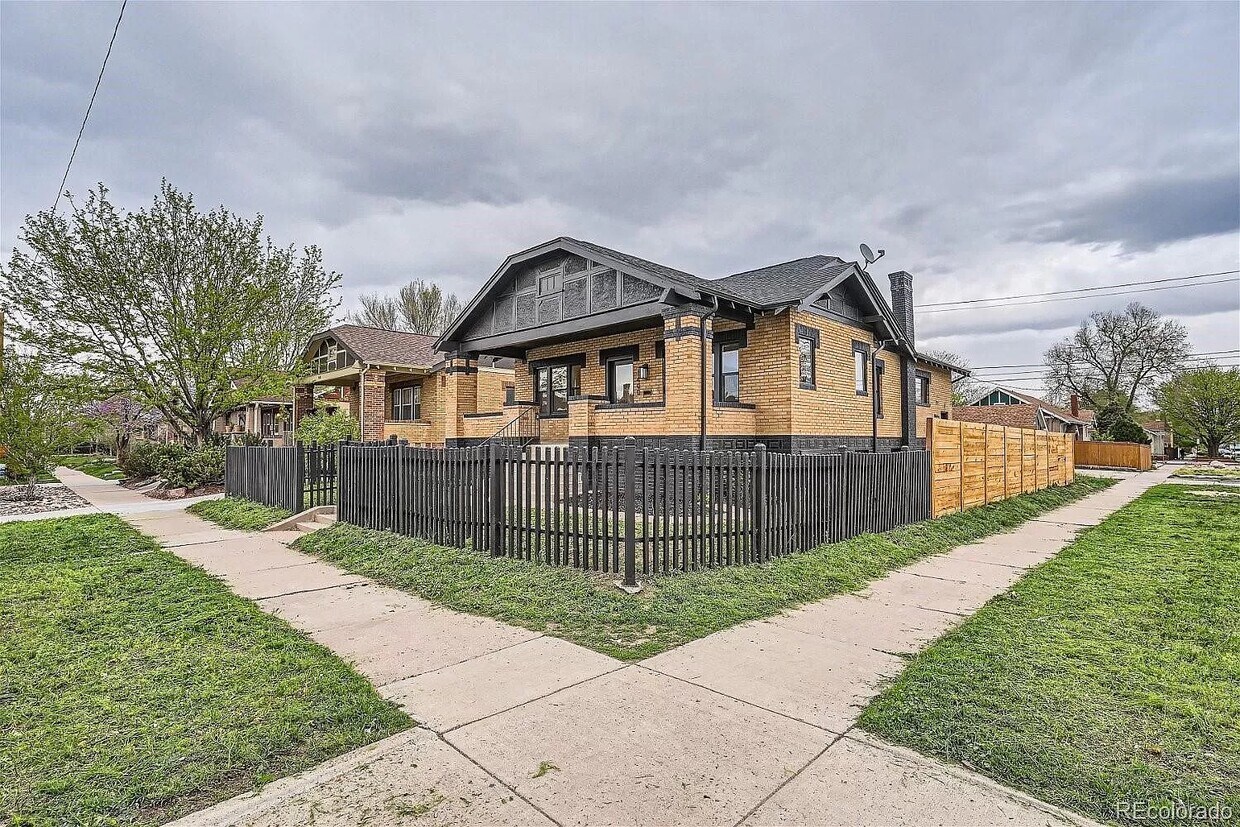 Foto principal - 1400 Perry St