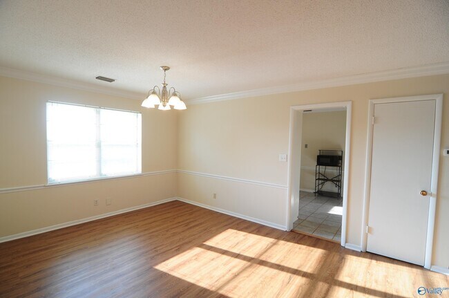 Building Photo - 8205 Willowbrook Cir SE