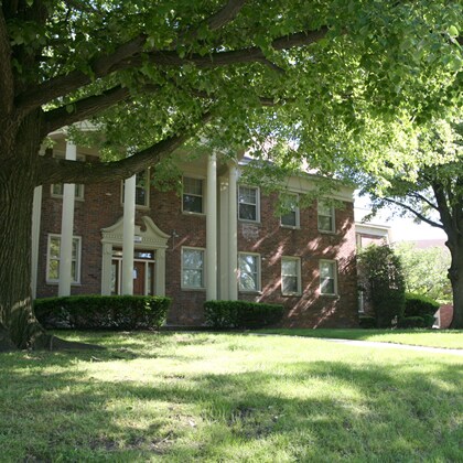 Foto principal - 129 Elliot Pl