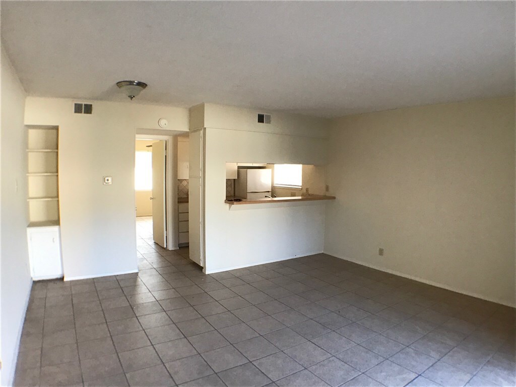 2610 Salado St Unit 205, Austin, TX 78705 Room for Rent in Austin, TX