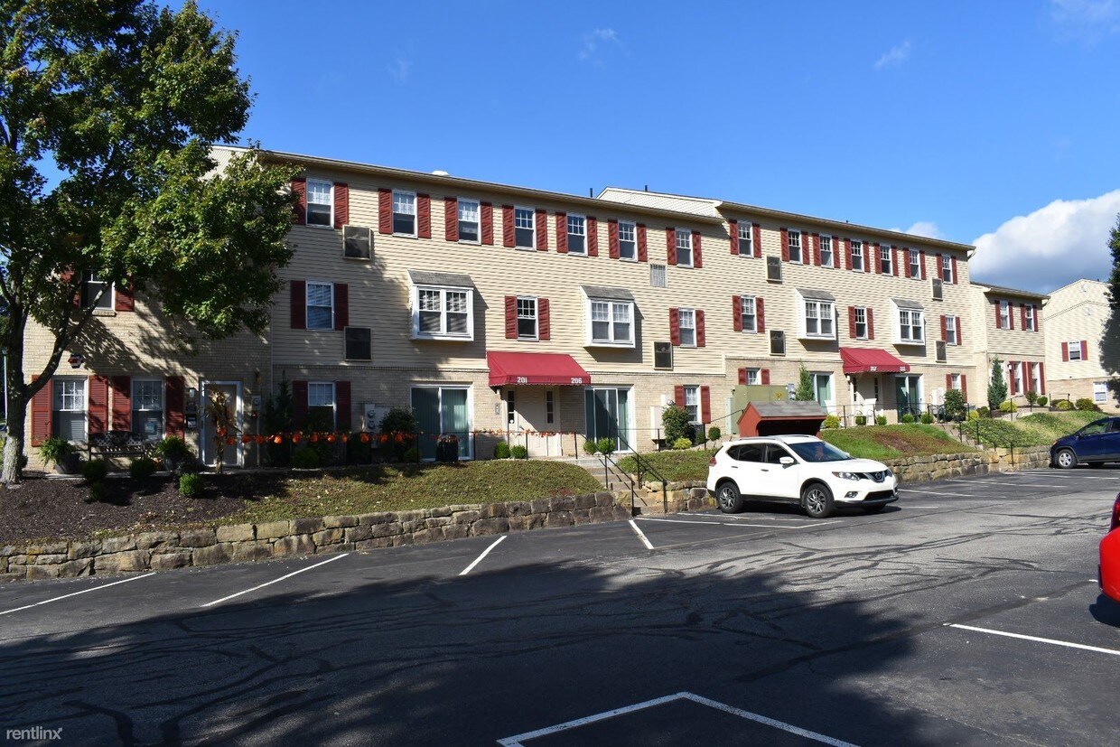 Primary Photo - 301 Bellwood Dr