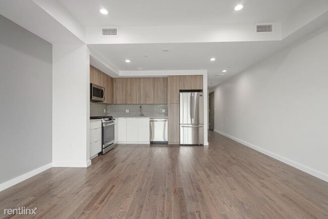 Building Photo - 119 Hyde Park Ave