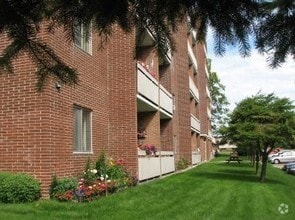 Building Photo - Noble Towers