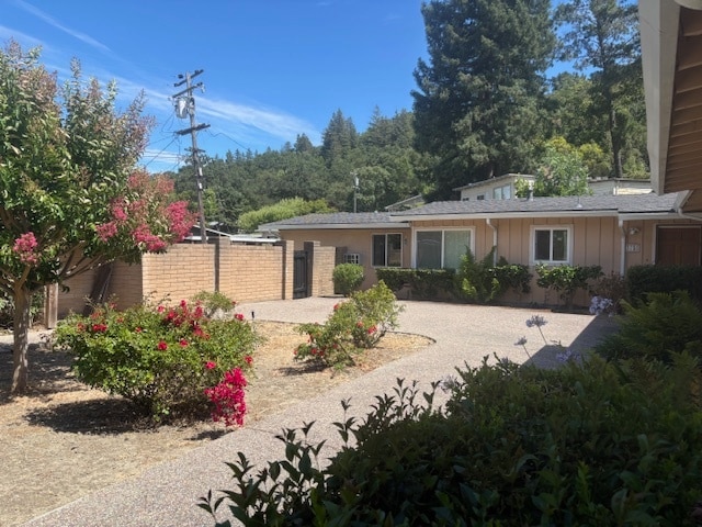 Building Photo - 3751 Mosswood Dr