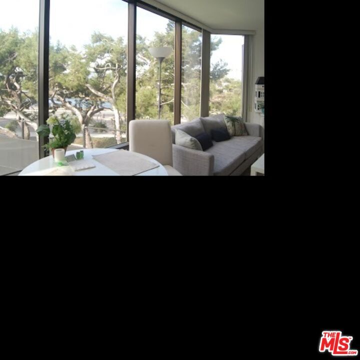 Foto principal - 4316 Marina City Dr