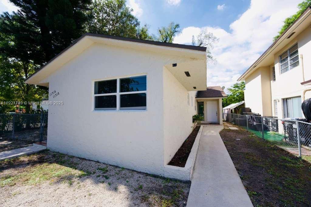 Foto principal - 11316 Peachtree Dr