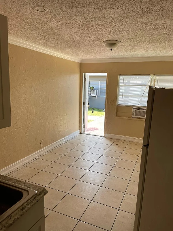 Building Photo - 5685 Flagler St