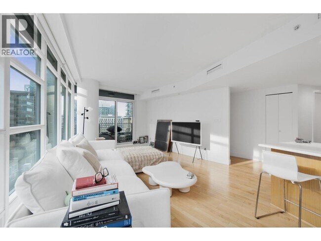 Photo du bâtiment - 1205 W Hastings St