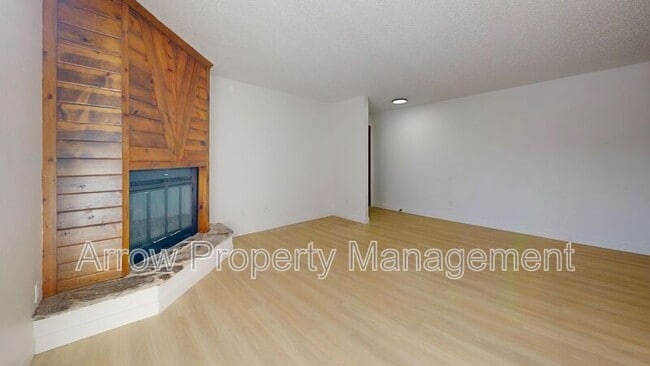 Building Photo - 203 E Arbor Ave