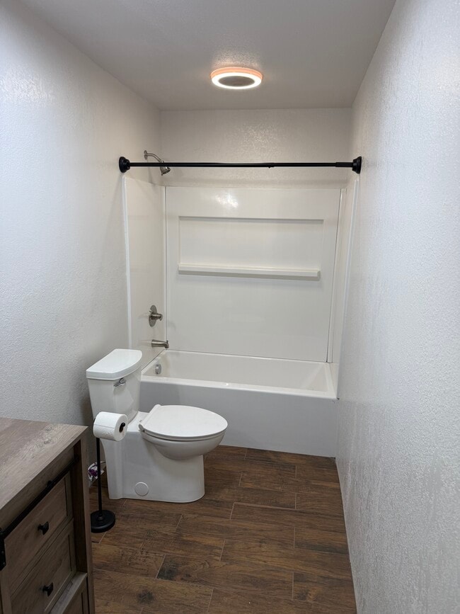 Building Photo - Humphrey St