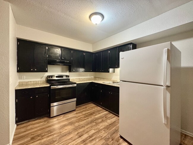 Building Photo - 1 Bedroom/ 1 Bathroom Duplex in Batesville