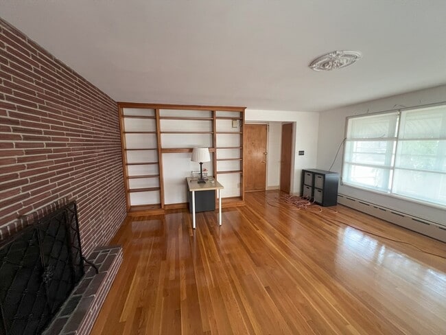 Foto del edificio - 18 Cresthill Rd