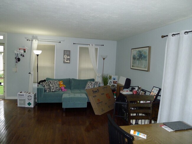 Foto del edificio - 89 Brookdale Cir
