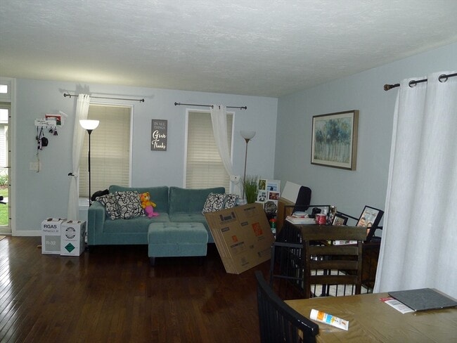 Building Photo - 89 Brookdale Cir