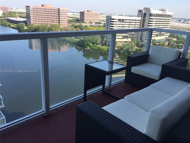 Foto del edificio - 5085 NW 7th St