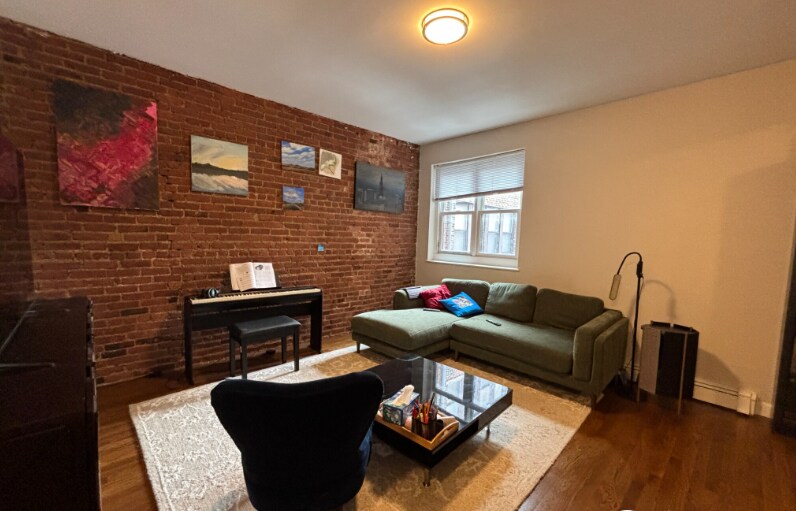 Foto principal - 17 Stearns Rd