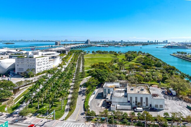 Foto del edificio - 900 Biscayne Blvd