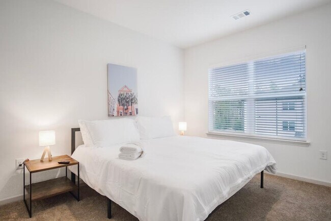 Building Photo - 8251 Windsor Hill Blvd